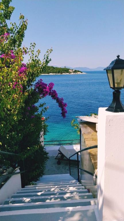 Efi's Cottage by the sea room 1